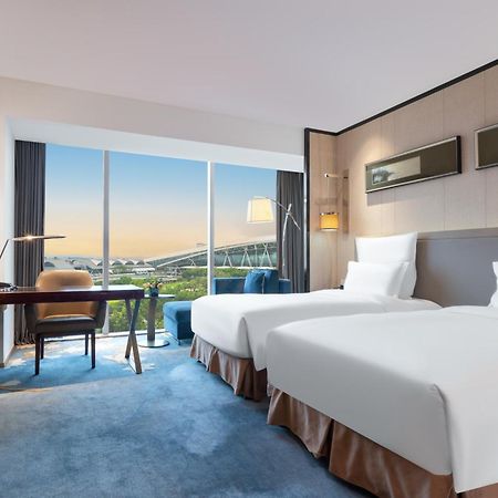 Pullman Guangzhou Baiyun Airport - Free Shuttle Bus & Official Registration Agency During Canton Fair Exteriör bild