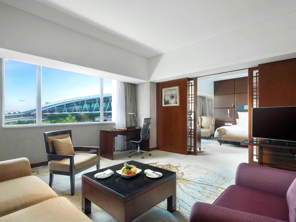Pullman Guangzhou Baiyun Airport - Free Shuttle Bus & Official Registration Agency During Canton Fair Exteriör bild