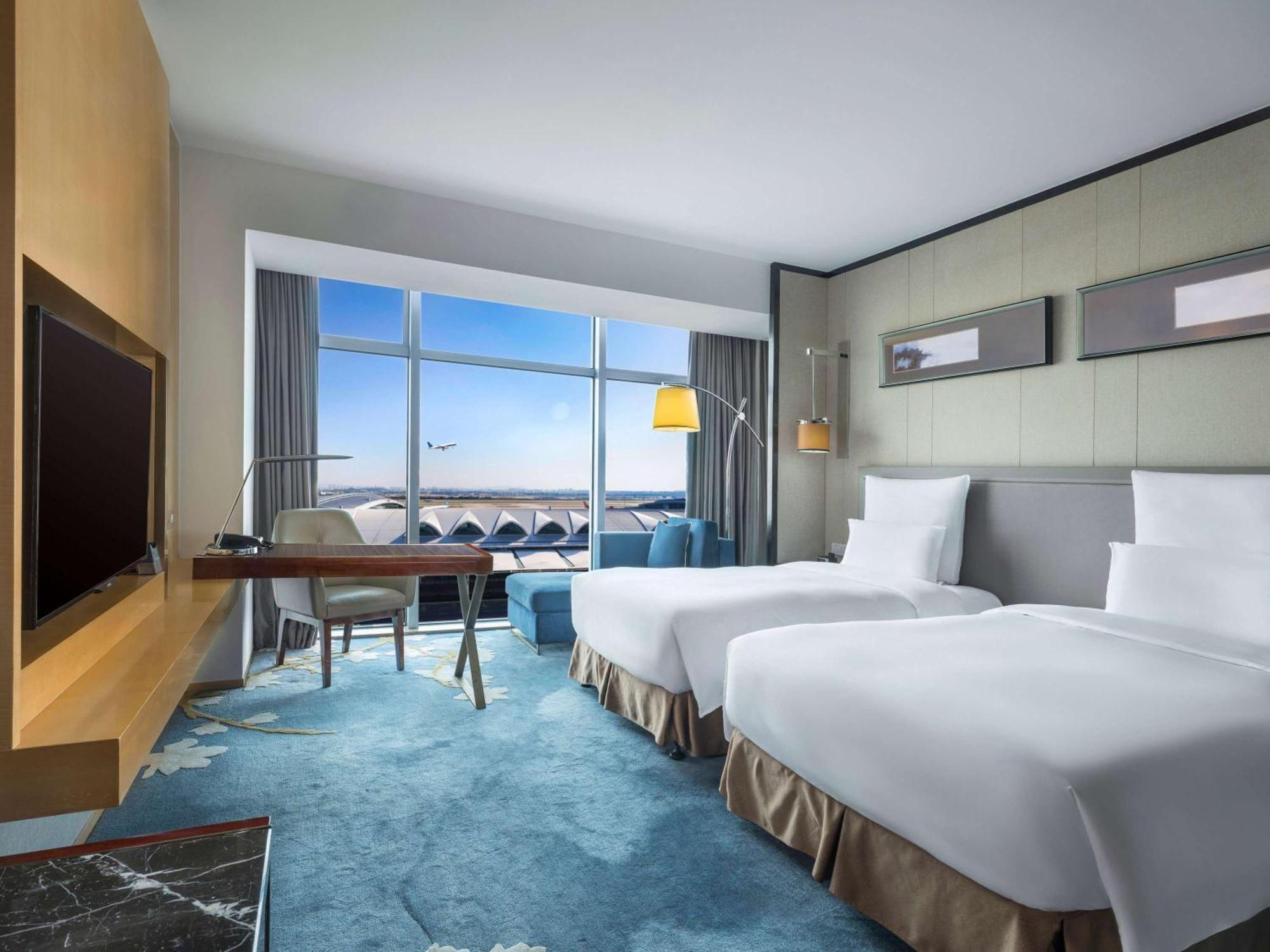 Pullman Guangzhou Baiyun Airport - Free Shuttle Bus & Official Registration Agency During Canton Fair Exteriör bild
