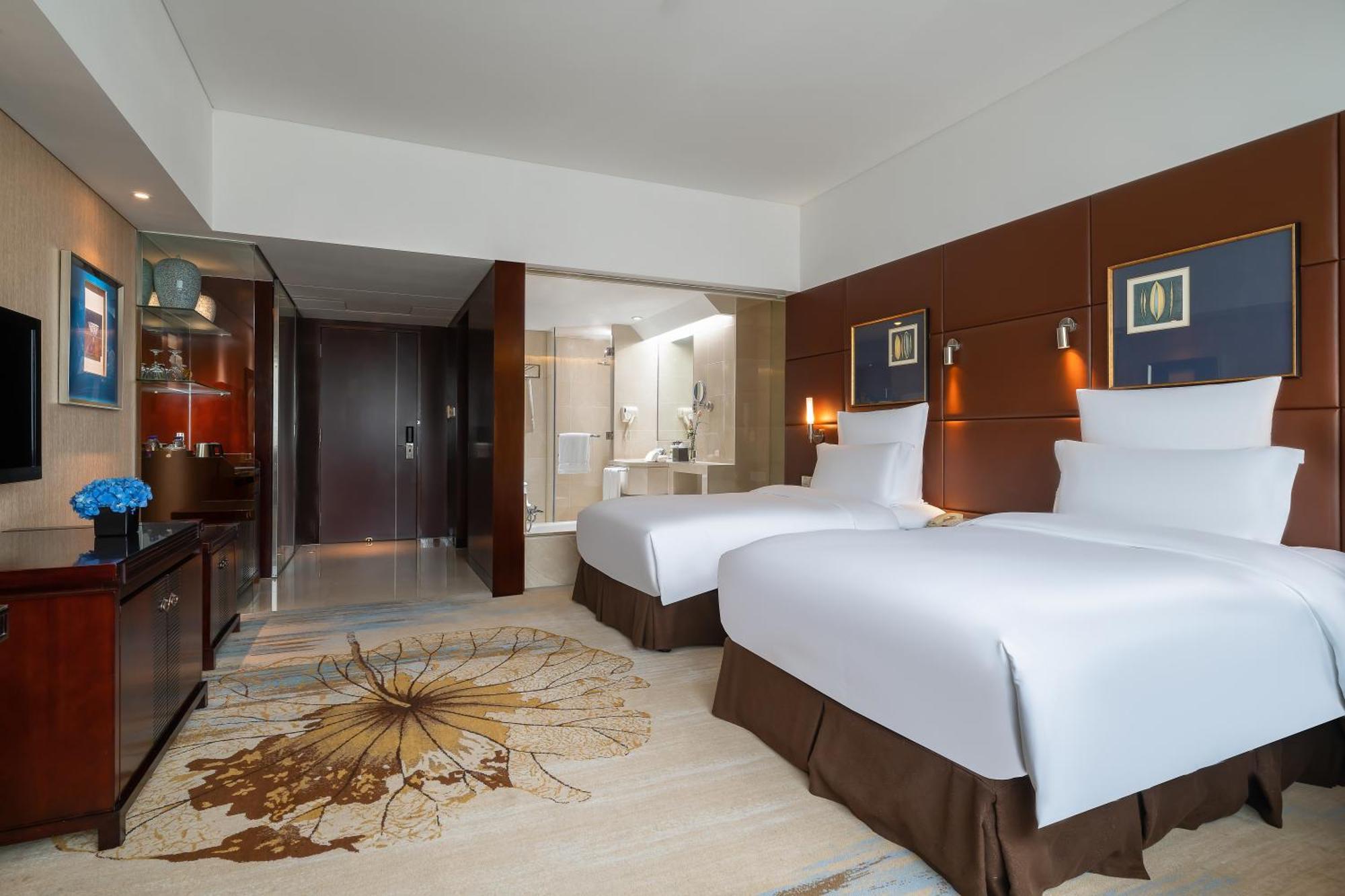 Pullman Guangzhou Baiyun Airport - Free Shuttle Bus & Official Registration Agency During Canton Fair Exteriör bild